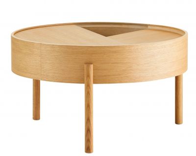 Arc Couchtisch von Woud, Eiche geölt, runder Beistelltisch mit drei Beinen.